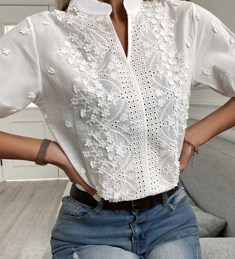 MXgGZomer-Gebloemd-Borduurwerk-Kant-Blouse-Mode-Vrouwen-V-Hals-Casual-Shirt-Chique-Korte-Mouw-Holle-Tops.jpg